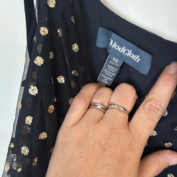 MODCLOTH Dress Size 1X 
Another Brilliant Polka Dot Black Gold
Tie Shoulder - Picture 7 of 11